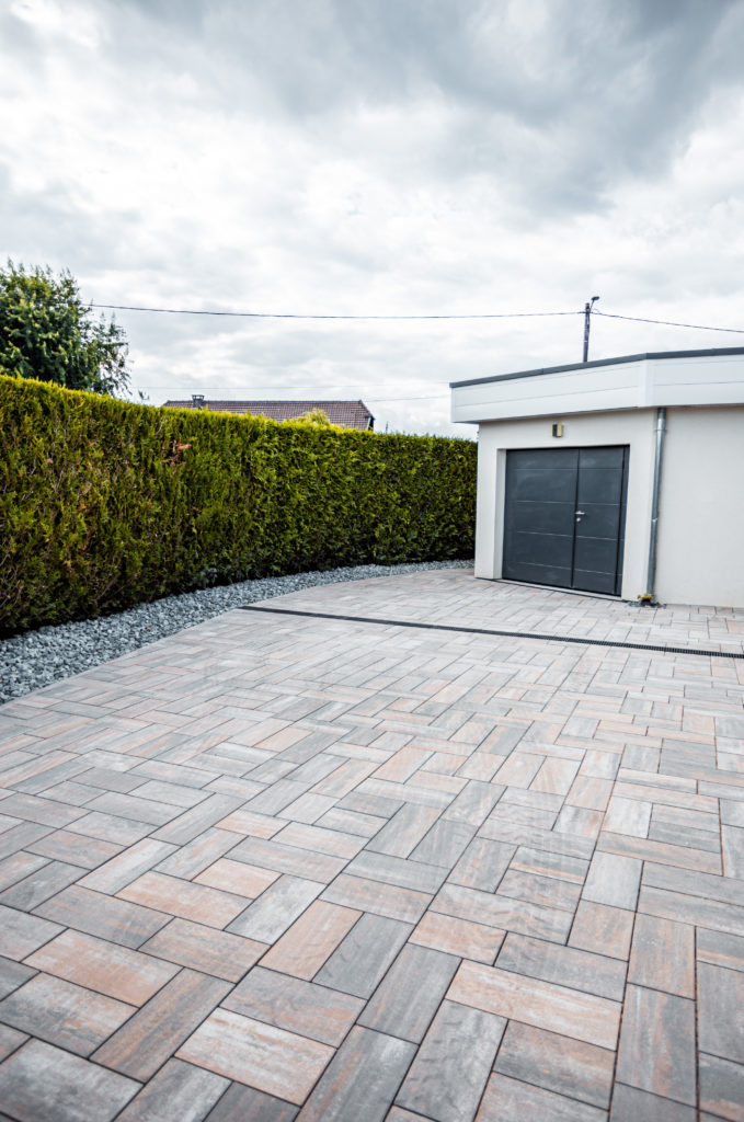 julien-nature-services - cour en dalles