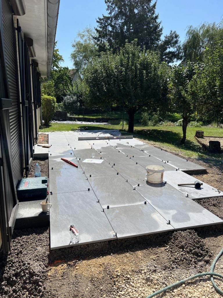 julien-nature-services - réalisation d'une terrasse en dalles