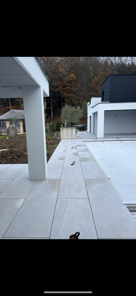 julien-nature-services - tour de piscine en dalles